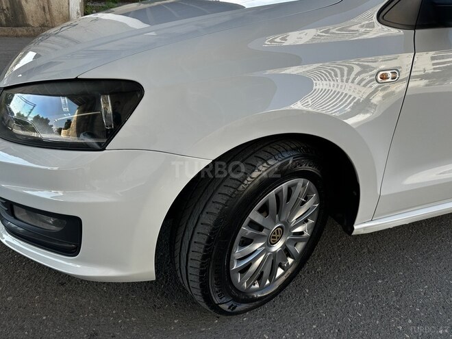 Volkswagen Polo-11