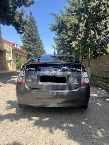 Toyota Prius-7