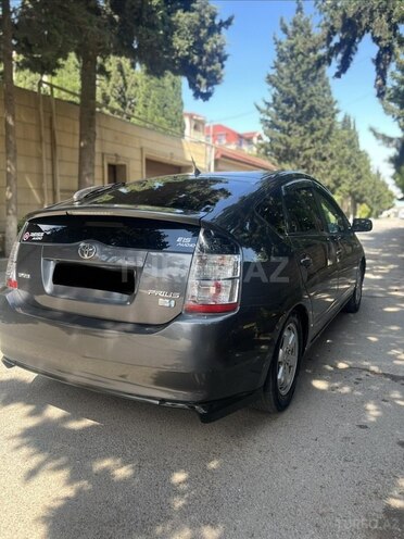 Toyota Prius-10