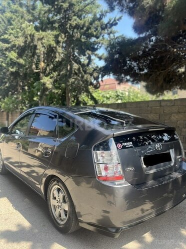 Toyota Prius-11