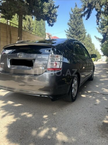 Toyota Prius-12