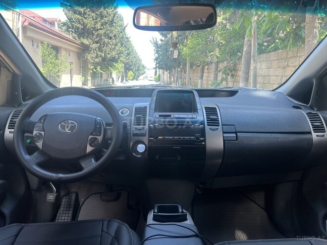 Toyota Prius-13