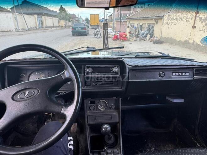LADA (VAZ) 2104-2