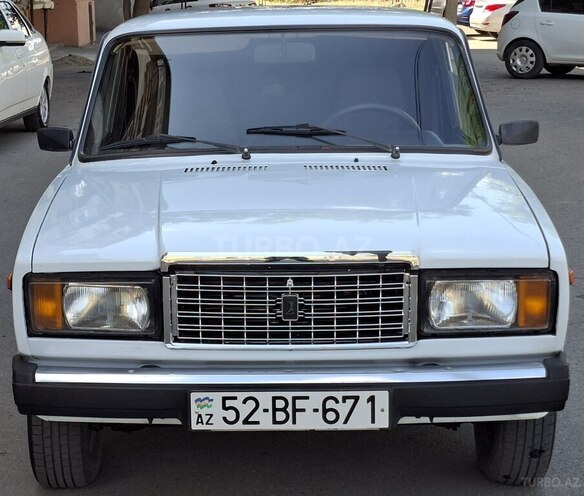 LADA (VAZ) 2107-2