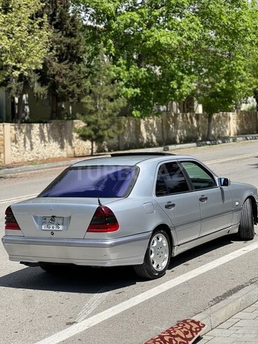 Mercedes C 180-8