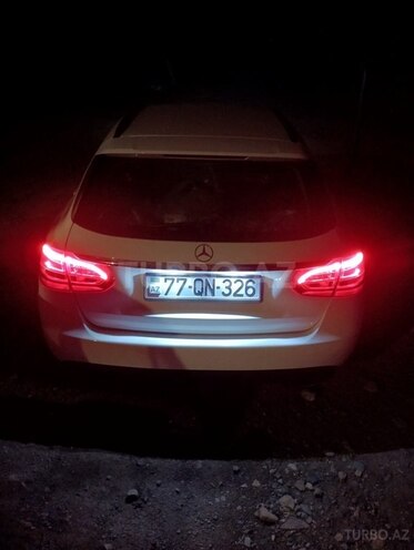 Mercedes C 200 d-6