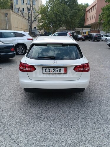 Mercedes C 200 d-5