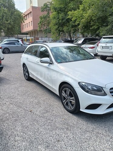 Mercedes C 200 d-3