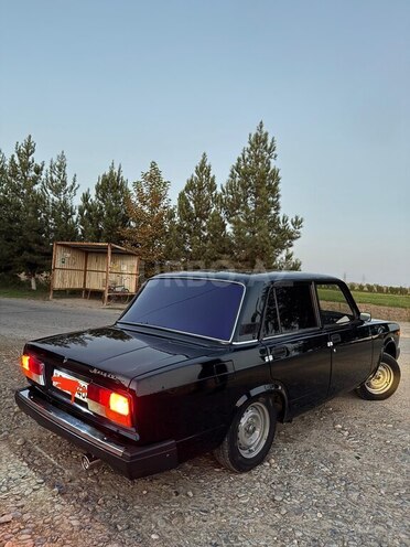 LADA (VAZ) 2107-2
