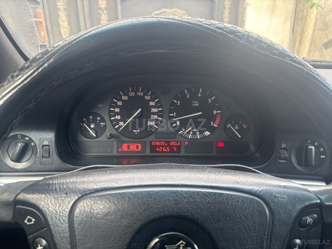 BMW 523-4