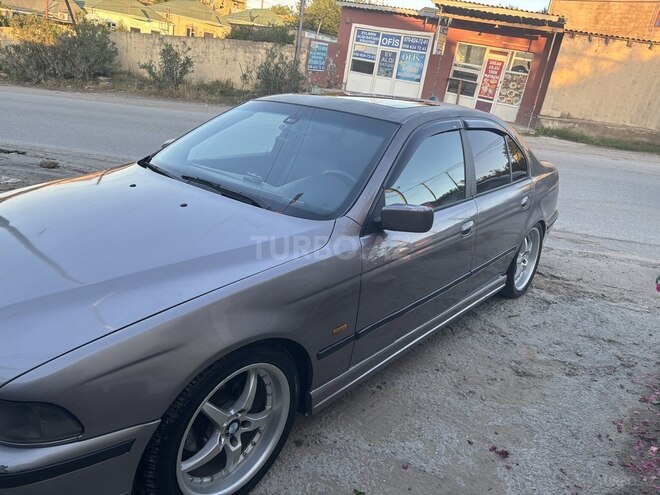BMW 523-8