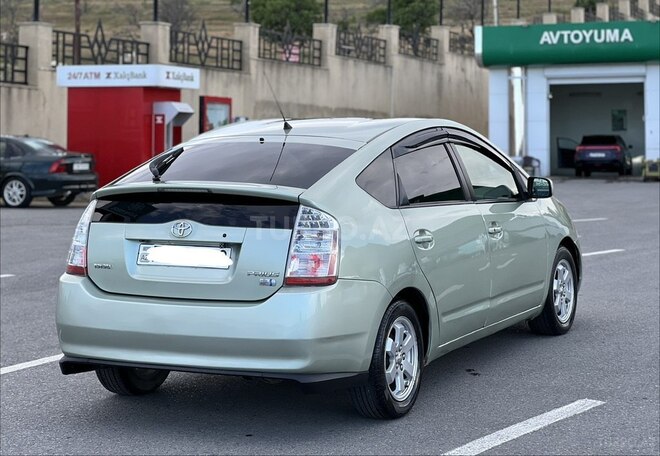 Toyota Prius-5