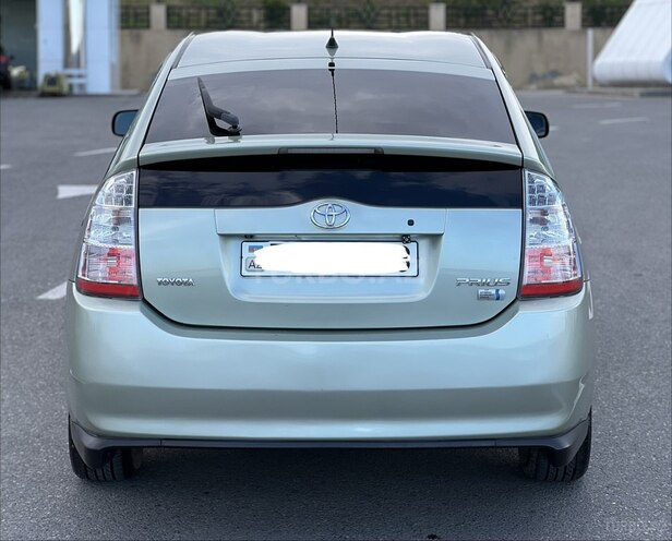 Toyota Prius-4