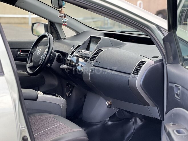 Toyota Prius-9