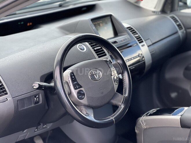 Toyota Prius-13