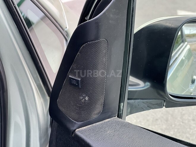 Toyota Prius-11