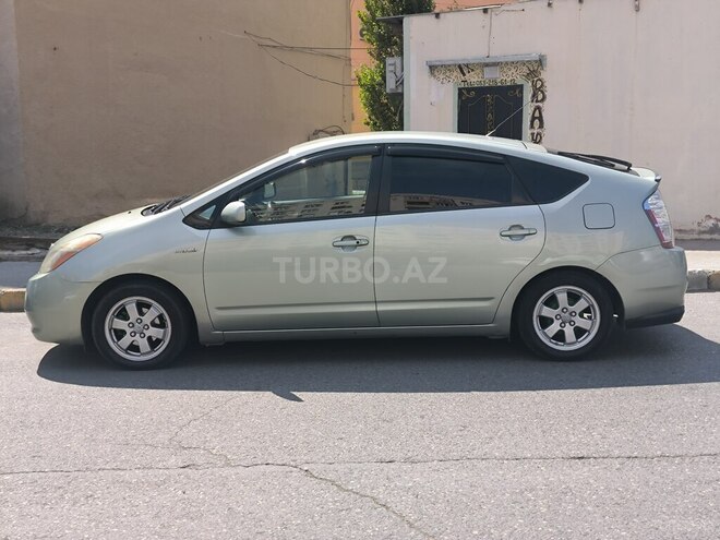 Toyota Prius-5