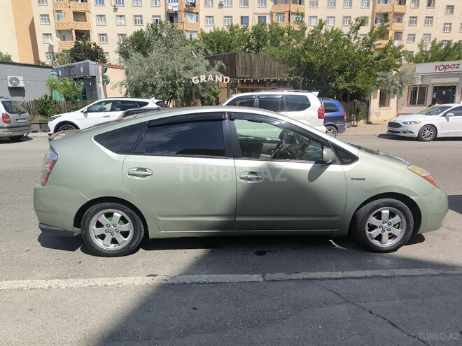 Toyota Prius-7