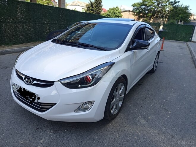 Hyundai Elantra-1