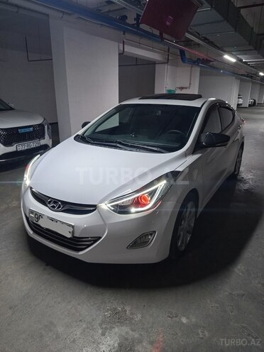 Hyundai Elantra-2