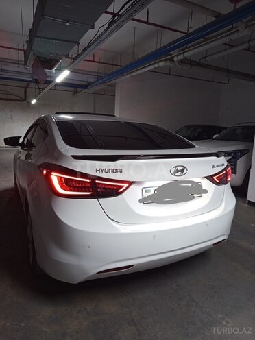 Hyundai Elantra-3