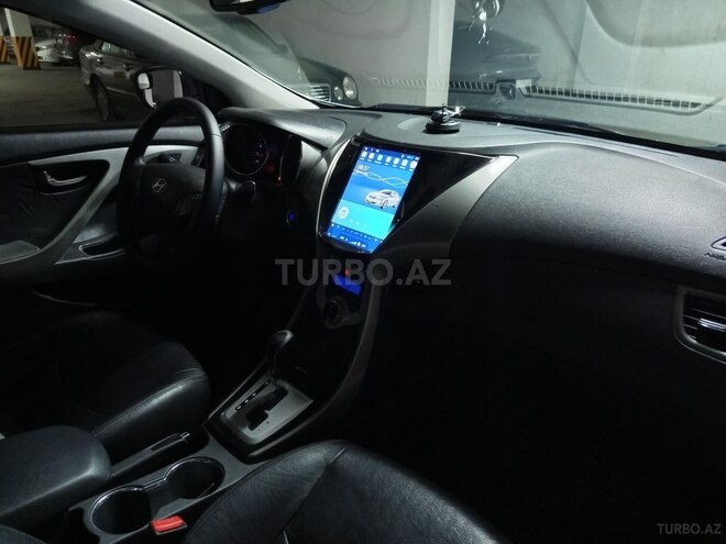 Hyundai Elantra-7