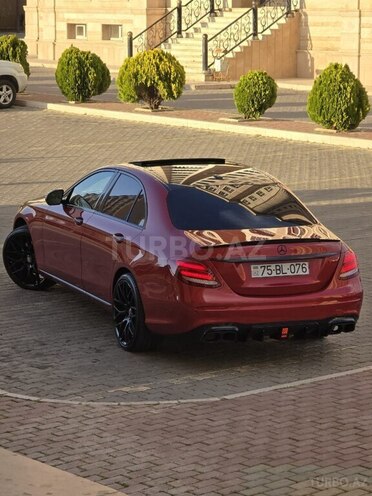 Mercedes E 300 4MATIC-3