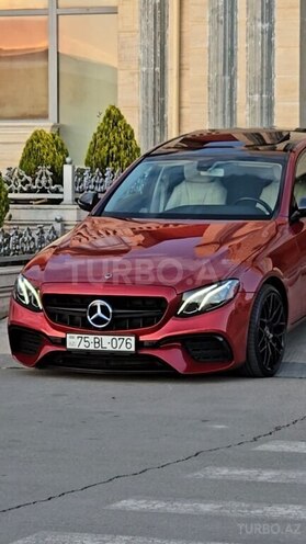 Mercedes E 300 4MATIC-1
