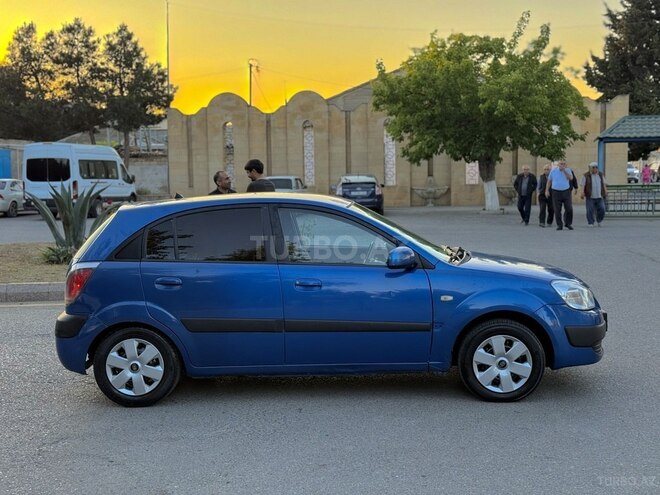 Kia Rio-5