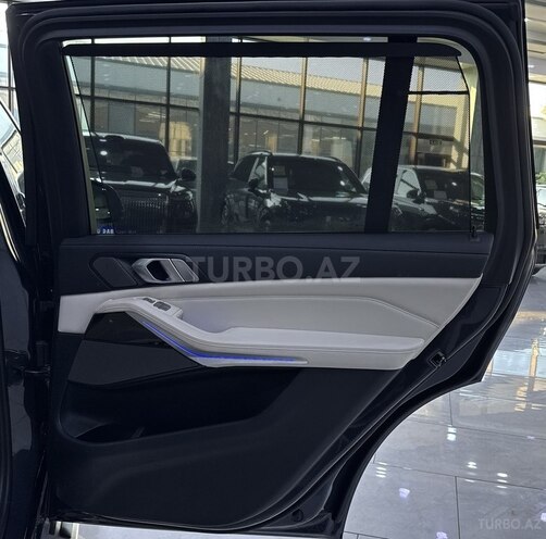BMW X7-16