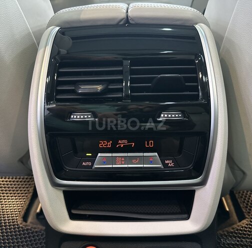 BMW X7-18