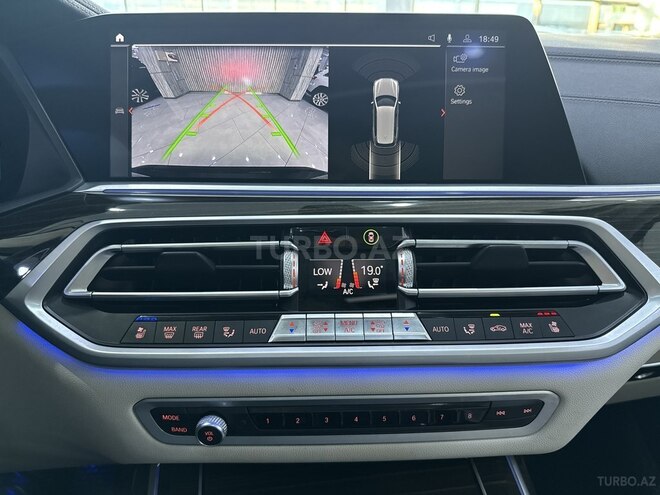 BMW X7-21
