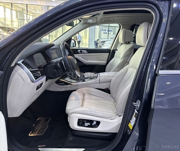 BMW X7-11