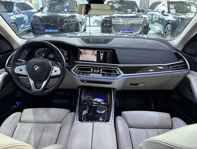 BMW X7-8