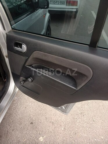 Ford Fusion-7