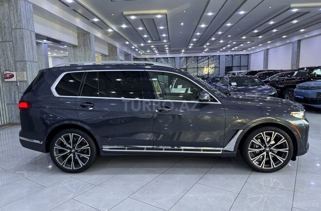 BMW X7-4