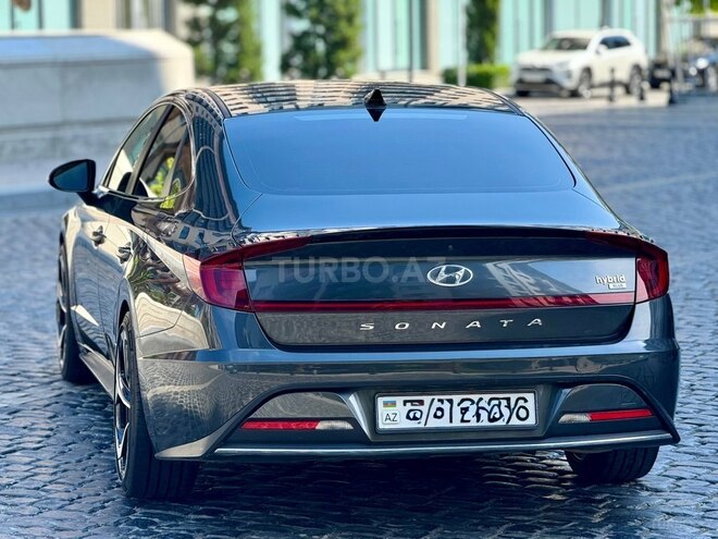Hyundai Sonata-4