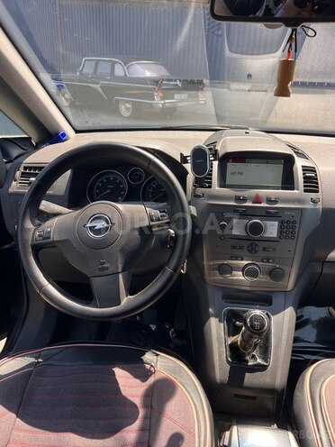 Opel Zafira-6
