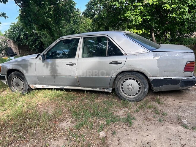 Mercedes 200 D-3