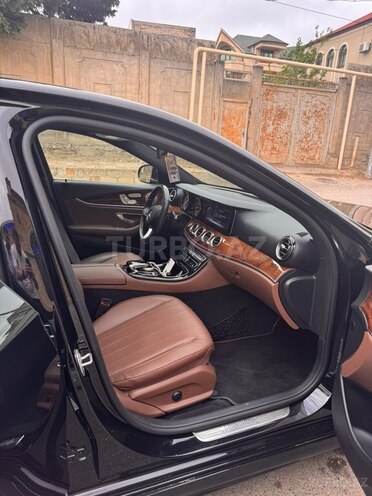 Mercedes E 300-13