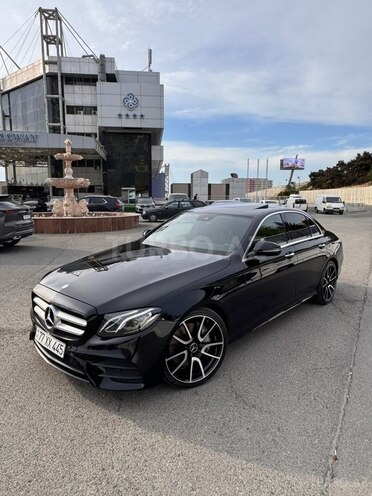 Mercedes E 300-1