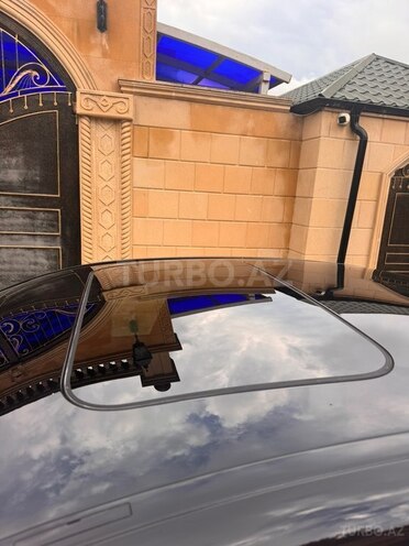 Mercedes E 300-9