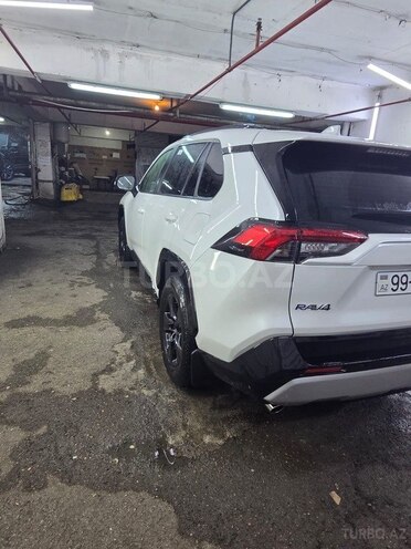 Toyota RAV4-14