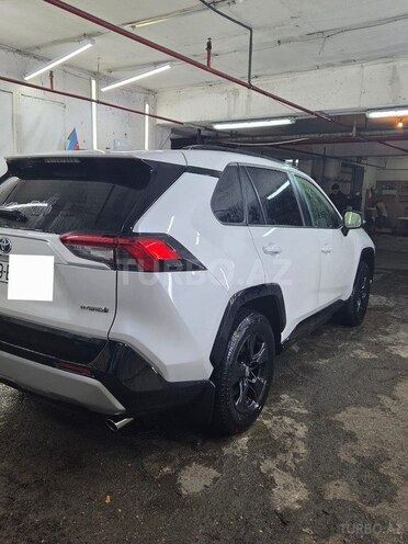 Toyota RAV4-6