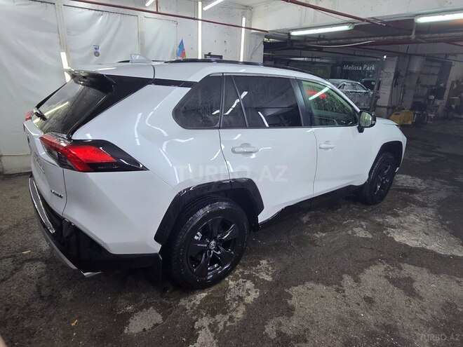 Toyota RAV4-16