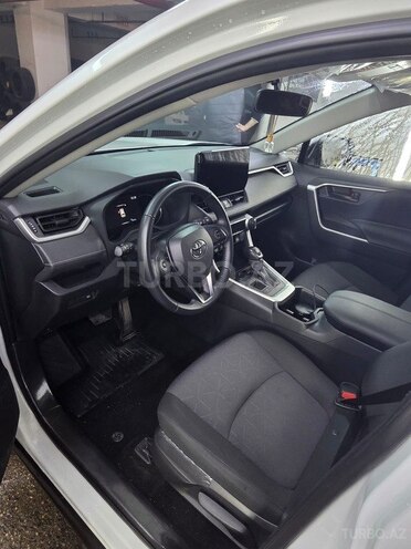 Toyota RAV4-10