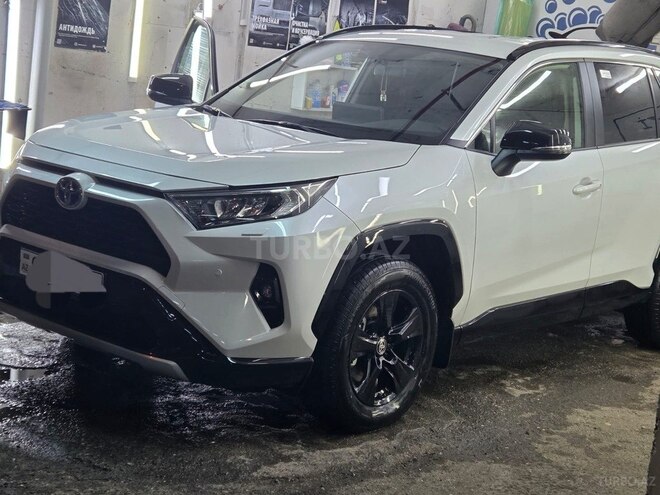 Toyota RAV4-13