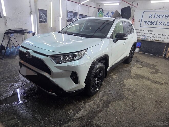 Toyota RAV4-1
