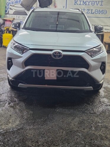 Toyota RAV4-4