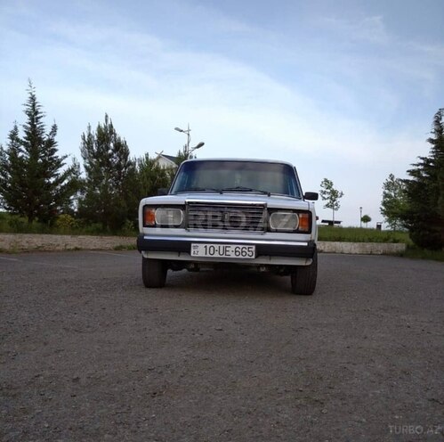 LADA (VAZ) 2107-1